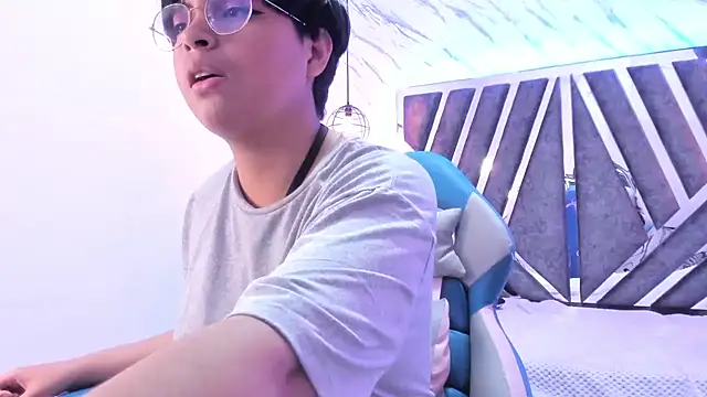 Emmapark  online show from February 9, 12:39 am