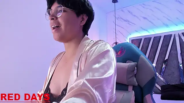 Emmapark  online show from February 16, 4:42 pm