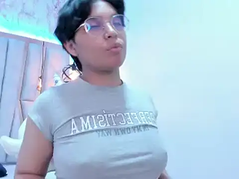 Emmapark  online show from February 21, 6:37 pm