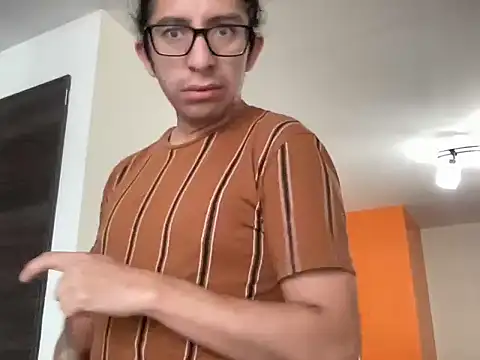 littlelatinhunter online show from October 28, 12:19 pm