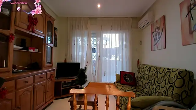 bella apont online show from January 30, 7:50 am