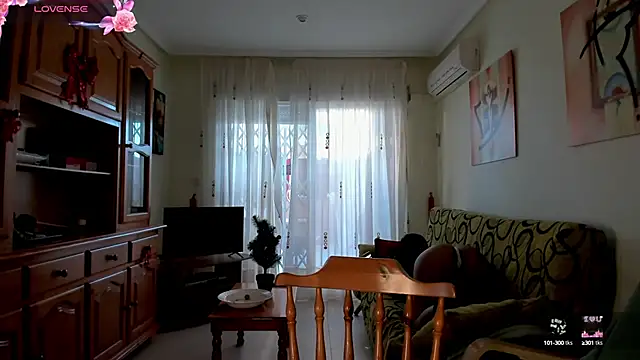 bella apont online show from February 5, 8:00 am