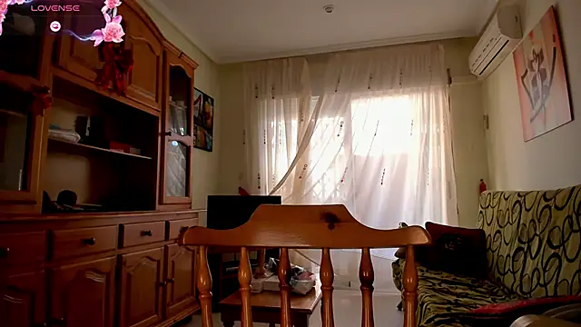 bella apont online show from February 6, 10:37 am