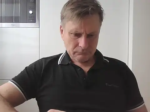 johnnym1 online show from January 8, 12:26 pm