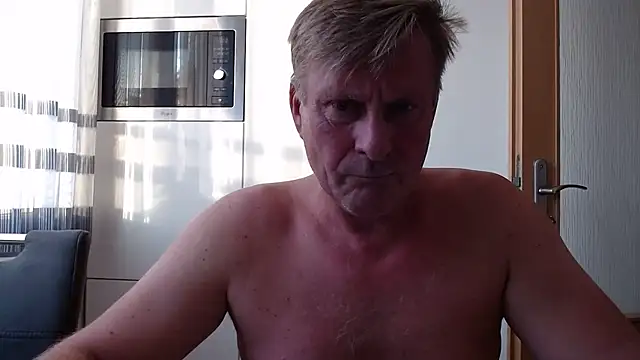 johnnym1 online show from October 20, 3:23 pm