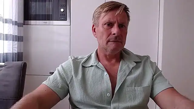 johnnym1 online show from October 24, 10:22 am