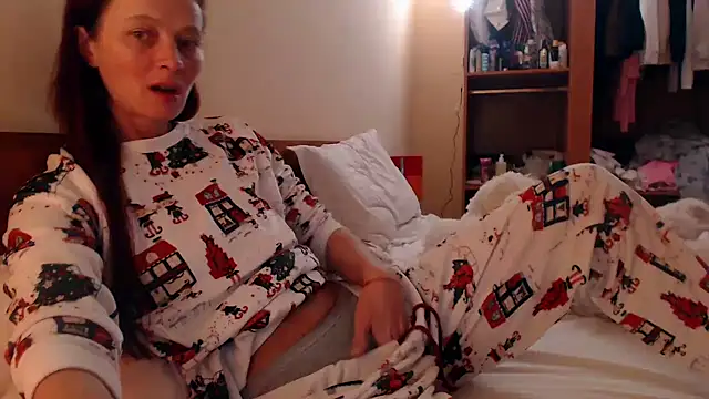 Snapshot of LovelyAndraGirl chatting on March 11, 7:36 pm LovelyAndraGirl online show from March 11, 7:36 pm