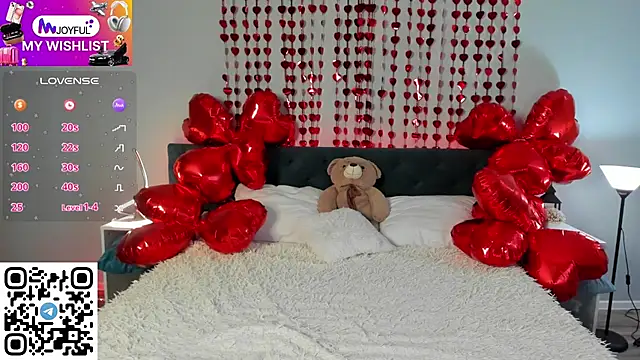 Snapshot of Kelly_Hardy chatting on February 11, 4:22 am Kelly Hardy online show from February 11, 4:22 am