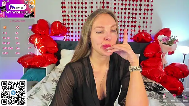 Snapshot of Kelly_Hardy chatting on February 17, 7:37 am Kelly Hardy online show from February 17, 7:37 am