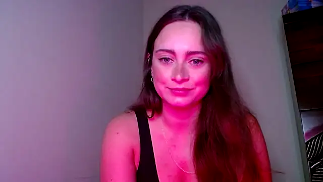 Snapshot of Sophie_Raegan chatting on December 4, 10:13 am Sophie Raegan online show from December 4, 10:13 am