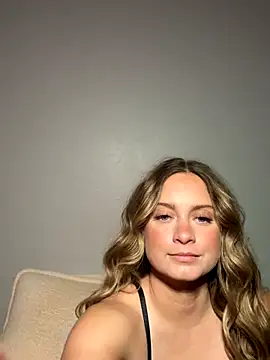 Snapshot of Sophie_Raegan chatting on November 11, 7:52 am Sophie Raegan online show from November 11, 7:52 am