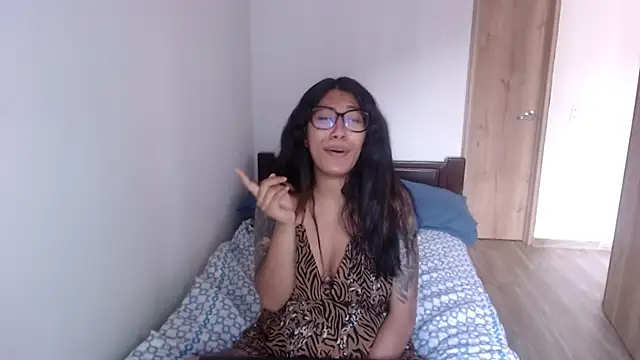 Snapshot of sofia_rosse4 chatting on February 24, 8:47 pm sofia rosse4 online show from February 24, 8:47 pm