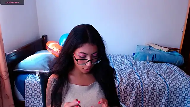 Snapshot of sofia_rosse4 chatting on November 21, 6:17 pm sofia rosse4 online show from November 21, 6:17 pm