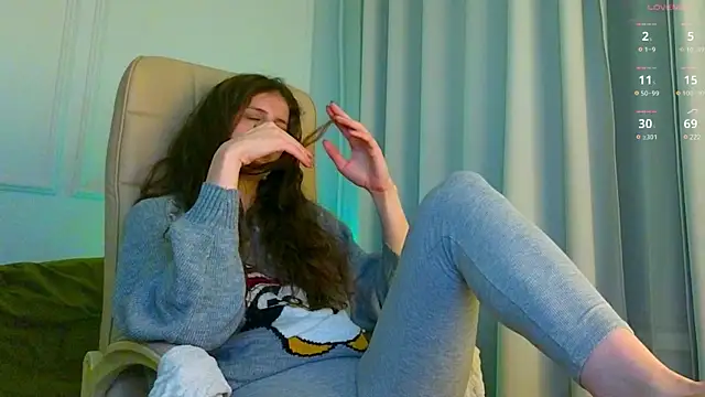 Snapshot of Sereta_Finn chatting on December 14, 4:52 pm Sereta Finn online show from December 14, 4:52 pm