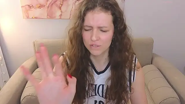 Snapshot of Sereta_Finn chatting on February 28, 10:41 am Sereta Finn online show from February 28, 10:41 am