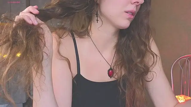 Snapshot of Sereta_Finn chatting on October 16, 10:27 am Sereta Finn online show from October 16, 10:27 am