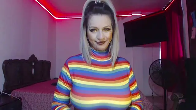 Snapshot of aliceesmith chatting on December 14, 1:38 pm aliceesmith online show from December 14, 1:38 pm