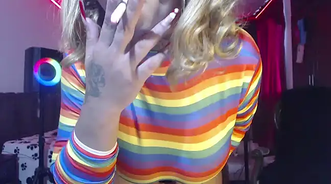 Snapshot of aliceesmith chatting on March 7, 6:22 pm aliceesmith online show from March 7, 6:22 pm