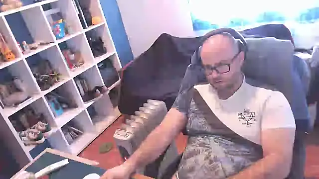 ravingr4d4 online show from February 26, 12:14 pm