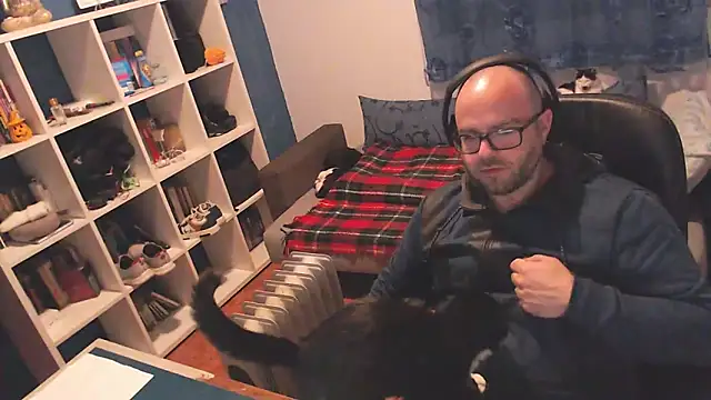 ravingr4d4 online show from February 27, 11:04 pm