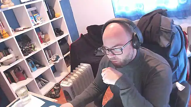 ravingr4d4 online show from February 28, 1:58 pm