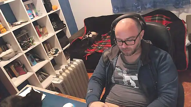 ravingr4d4 online show from February 28, 10:06 pm