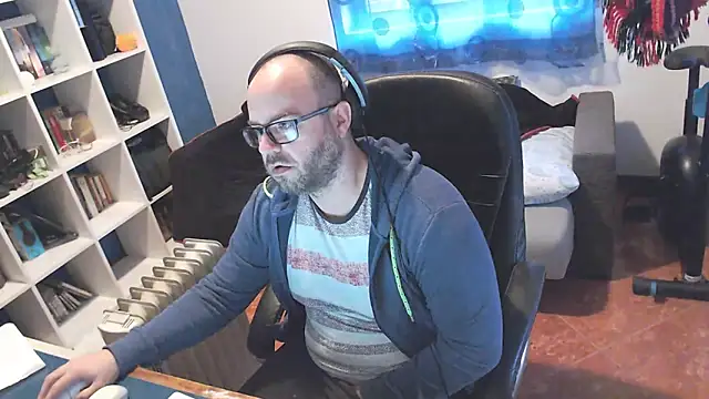 ravingr4d4 online show from March 5, 9:05 am