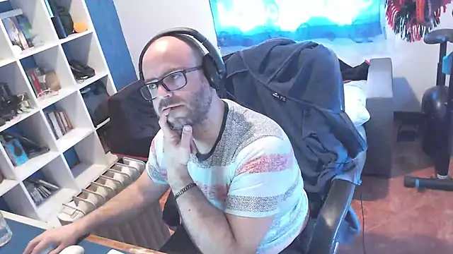 ravingr4d4 online show from March 5, 12:11 pm