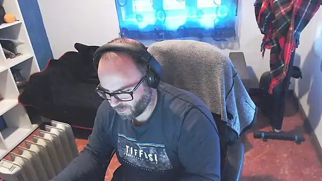 ravingr4d4 online show from March 20, 3:14 pm