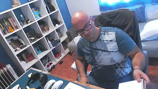 ravingr4d4 online show from October 9, 10:35 am