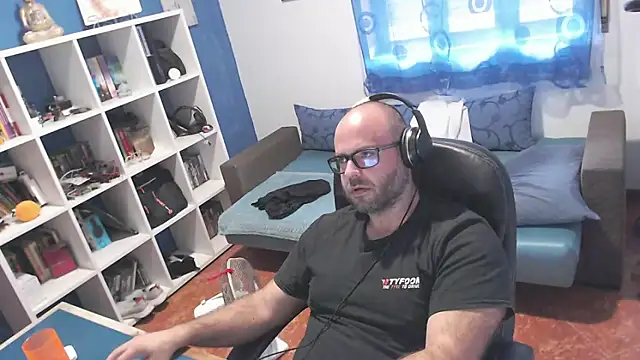 ravingr4d4 online show from October 21, 9:43 am