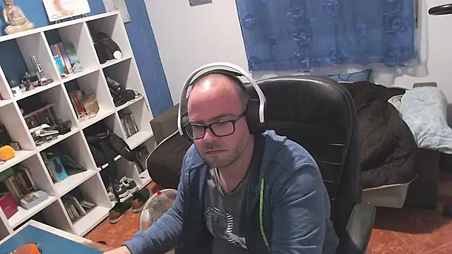 ravingr4d4 online show from November 5, 9:48 pm