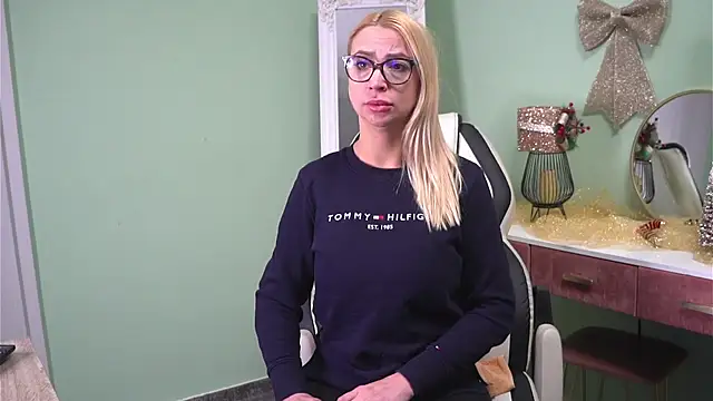 CelineConner online show from January 3, 5:06 am