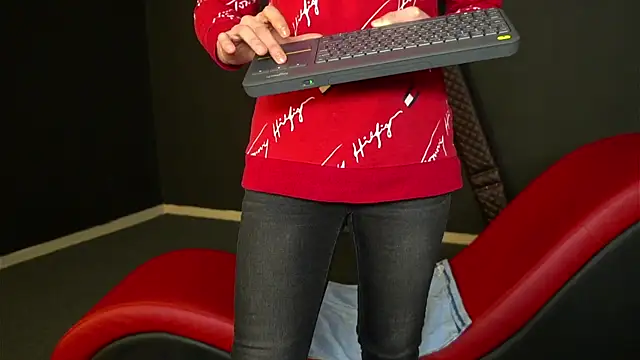 CelineConner online show from February 12, 5:15 am