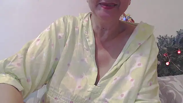 Snapshot of Andra_Love chatting on December 31, 9:06 pm Andra Love online show from December 31, 9:06 pm