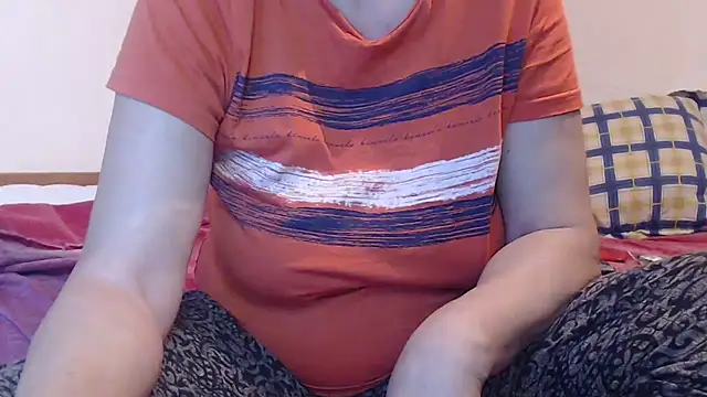 Snapshot of Andra_Love chatting on February 12, 4:22 pm Andra Love online show from February 12, 4:22 pm