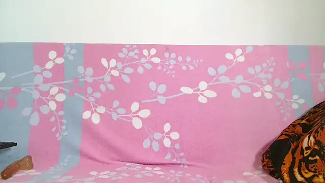 Snapshot of Andra_Love chatting on December 2, 11:34 pm Andra Love online show from December 2, 11:34 pm