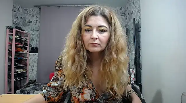 Helen1974 online show from February 5, 10:01 pm