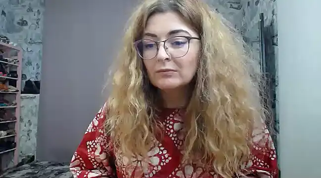 Helen1974 online show from February 12, 2:10 pm