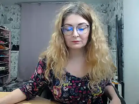 Helen1974 online show from March 4, 4:52 pm