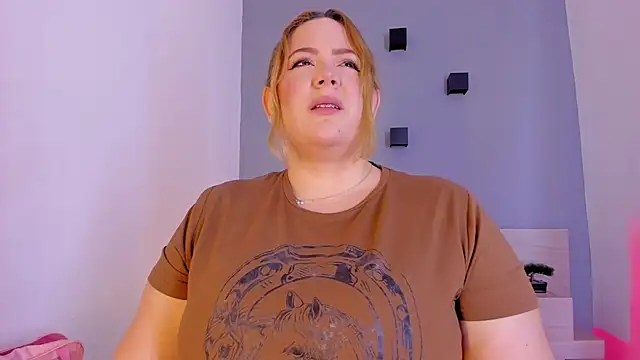 sophiarossee  online show from February 8, 12:17 pm