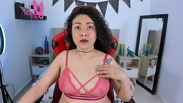 Zoe Gruber online show from December 12, 11:36 pm