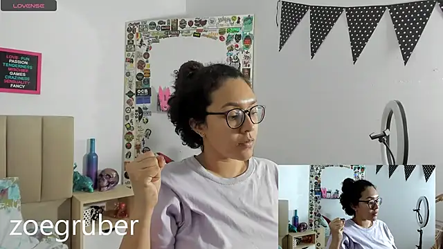 Zoe Gruber online show from January 13, 4:39 am