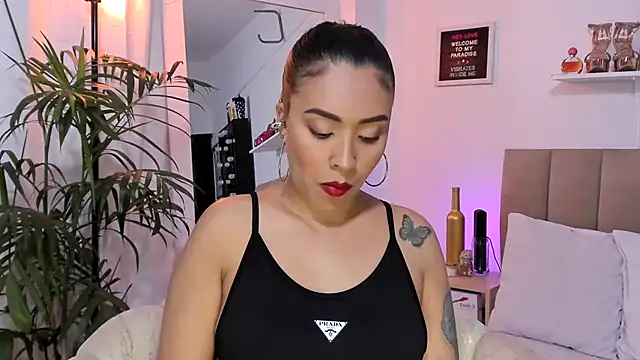 Zoe Gruber online show from November 23, 9:47 pm