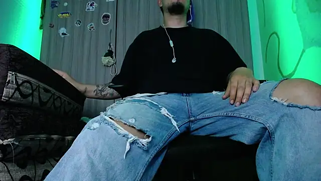 zacwatson  online show from December 20, 11:21 am