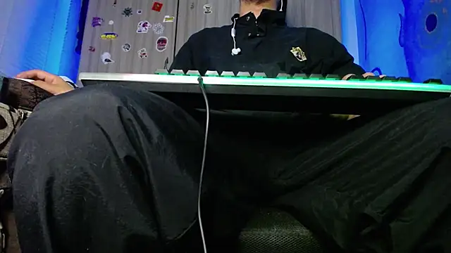 zacwatson  online show from February 14, 6:56 am