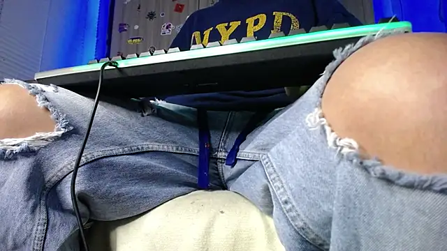 zacwatson  online show from February 17, 9:56 am