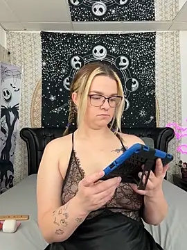 DaisieMaeXO online show from January 3, 9:57 pm