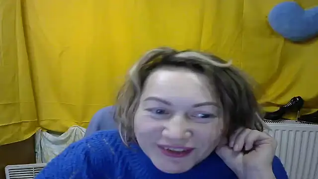 wLESLYMOSw online show from February 15, 3:42 am