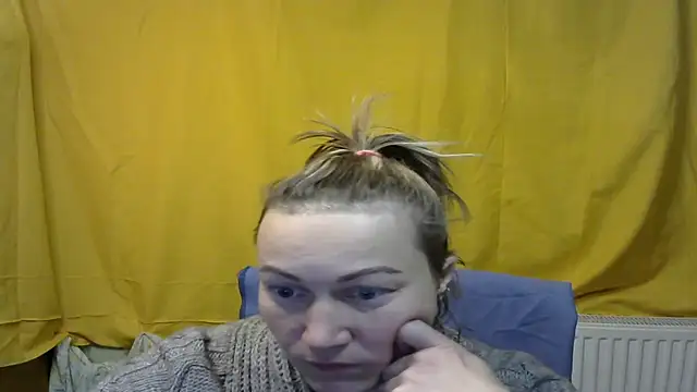 wLESLYMOSw online show from February 16, 7:49 pm